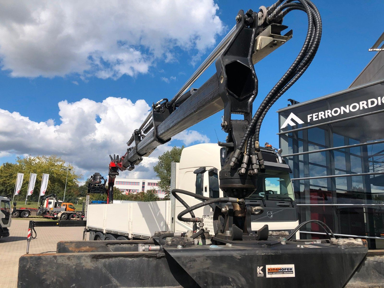 Volvo FH460 8x2 TRIDEM VLA&NLA gelenkt*FASSI F215AS.24 - Камион со платформа, Камион со кран: слика 4 Volvo FH460 8x2 TRIDEM VLA&NLA gelenkt*FASSI F215AS.24 - Камион со платформа, Камион со кран: слика 4