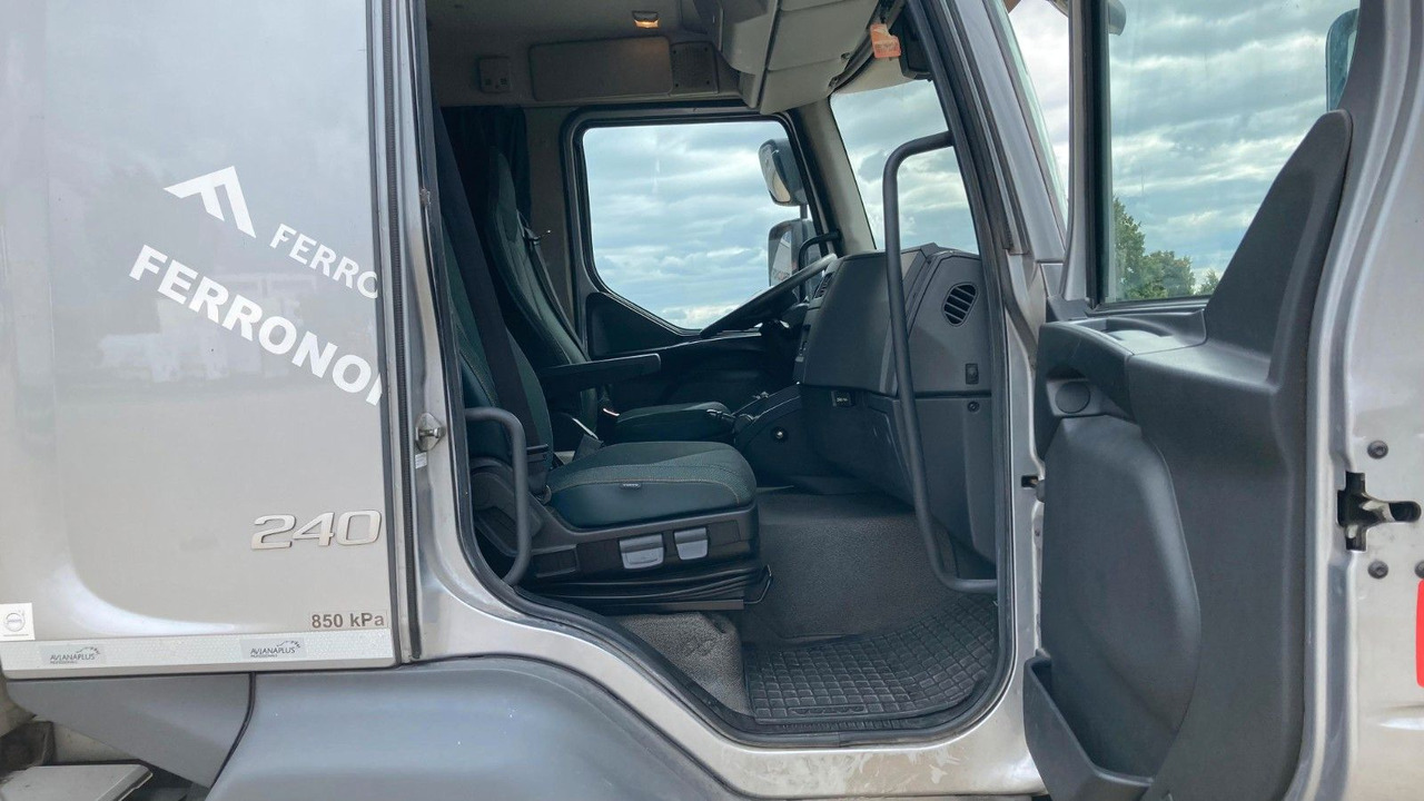 Volvo FL 12.240 Ladebordwand*Klima - Камион сандучар: слика 5 Volvo FL 12.240 Ladebordwand*Klima - Камион сандучар: слика 5