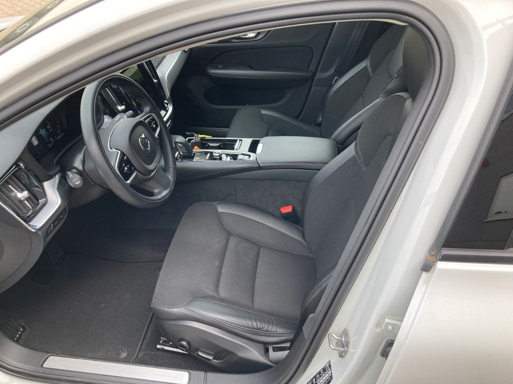 Volvo V60 T6 AWD R-Design Expression Recharge Plug-In Volvo V60 T6 AWD R-Design Expression Recharge Plug-In - Караван: слика 5 Volvo V60 T6 AWD R-Design Expression Recharge Plug-In Volvo V60 T6 AWD R-Design Expression Recharge Plug-In - Караван: слика 5