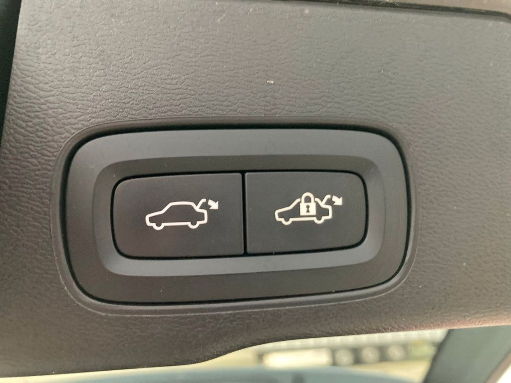SUV Volvo XC 60 T6 Inscr. Rech. Plug-In Hybrid AWD Md.2022: слика 18