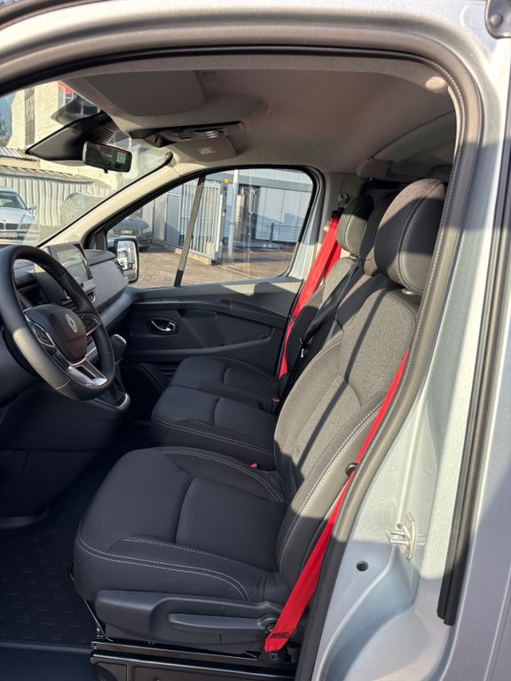 Нов Минибус, Патничко комбе Renault Trafic Kombi L2H1 9-Sitzer: слика 9