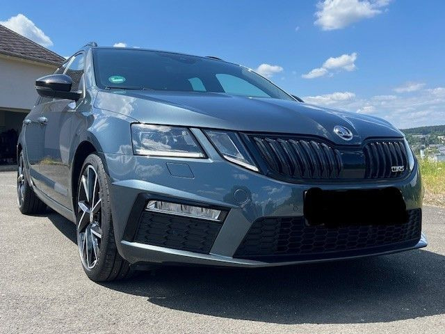 Skoda Octavia Combi RS 4x4 - Автомобил: слика 2 Skoda Octavia Combi RS 4x4 - Автомобил: слика 2