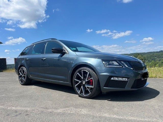 Skoda Octavia Combi RS 4x4 - Автомобил: слика 1 Skoda Octavia Combi RS 4x4 - Автомобил: слика 1