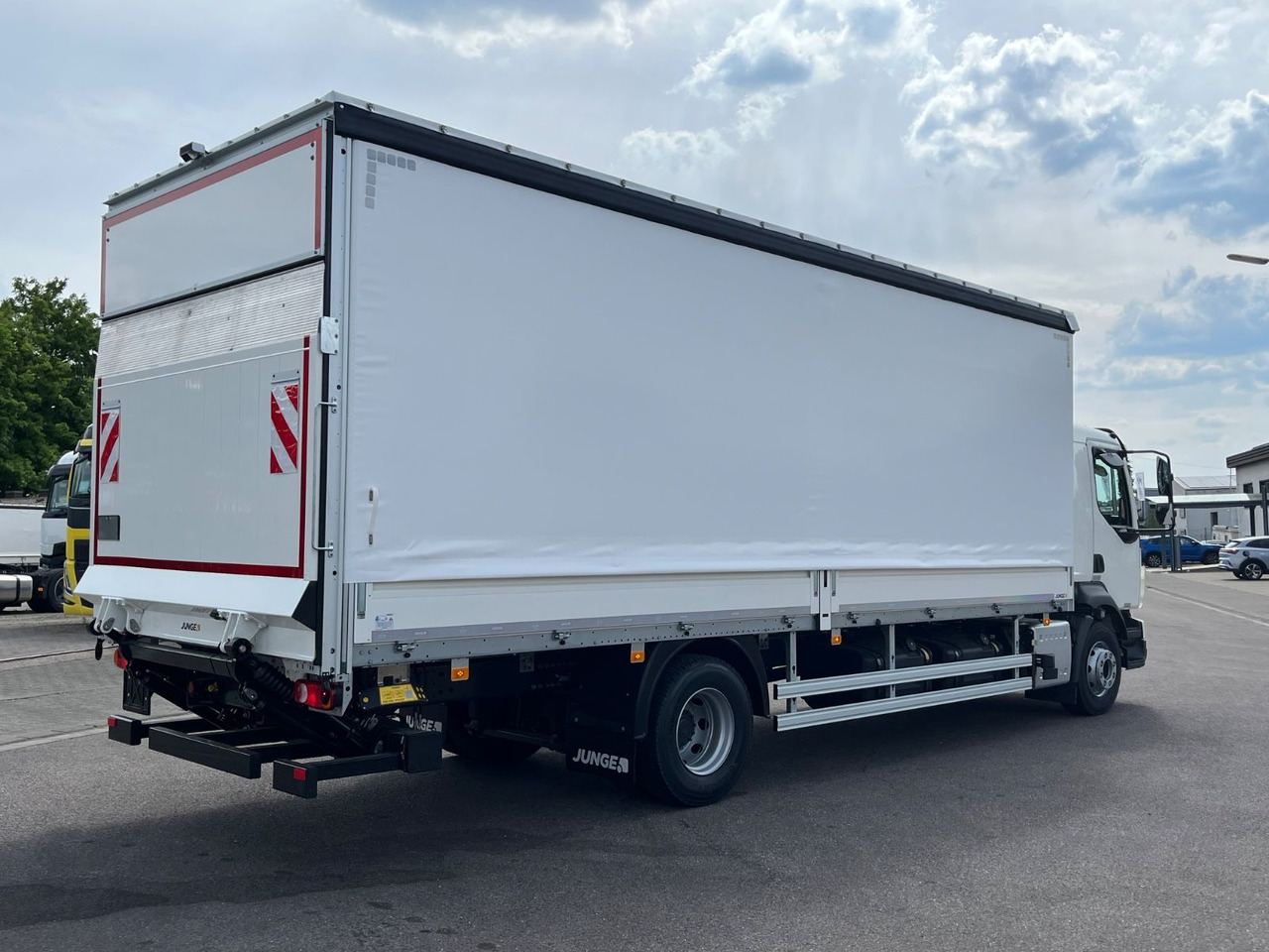 Volvo FL 14.245 Junge Schiebeplanenaufbau LBW - Камион со церада: слика 5 Volvo FL 14.245 Junge Schiebeplanenaufbau LBW - Камион со церада: слика 5