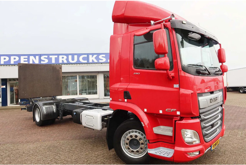 DAF CF 290 FA Chassis + 2500 KG Dhollandia laadklep - Камион со кабинска шасија: слика 2 DAF CF 290 FA Chassis + 2500 KG Dhollandia laadklep - Камион со кабинска шасија: слика 2