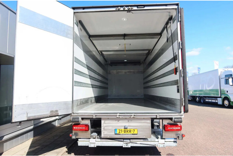 DAF CF 300 Koel/Vries Carrier iceland + Dhollandia 2500KG klep trenn wand - Камион ладилник: слика 3 DAF CF 300 Koel/Vries Carrier iceland + Dhollandia 2500KG klep trenn wand - Камион ладилник: слика 3