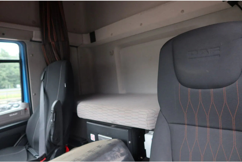 DAF CF 410 Bakwagen + Onderschuif klep - Камион сандучар: слика 5 DAF CF 410 Bakwagen + Onderschuif klep - Камион сандучар: слика 5