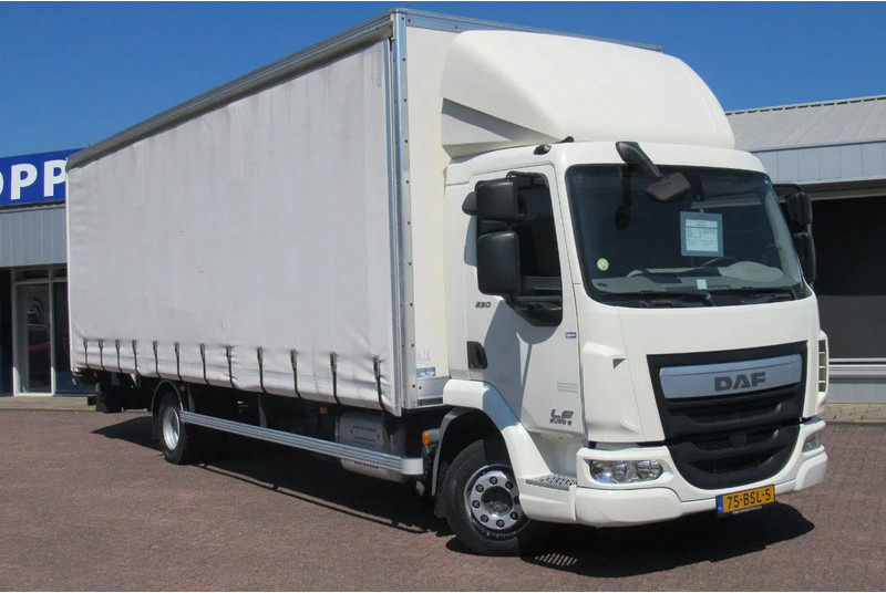 DAF LF 250 250 bak + klep + schuifzeil E6 - Камион со церада: слика 2 DAF LF 250 250 bak + klep + schuifzeil E6 - Камион со церада: слика 2