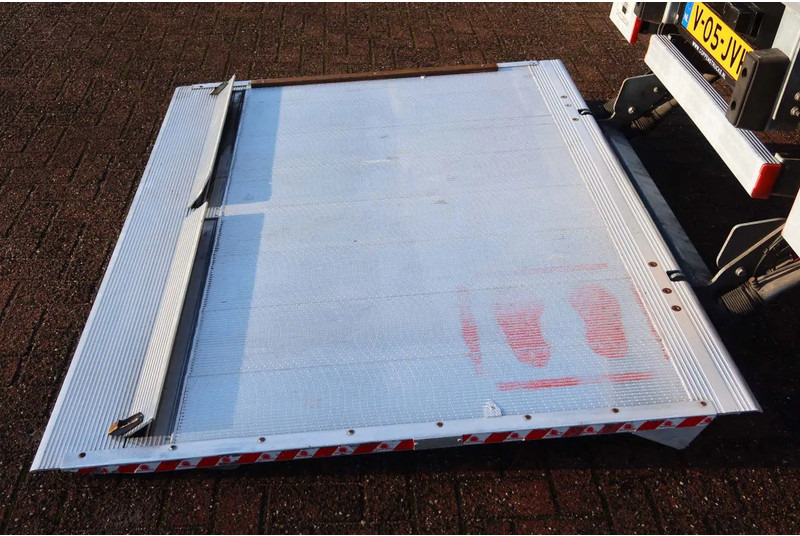 Iveco Daily 35C16 Carrier Xarios 350 Koel+Vries+verwarmen + stekker 220 volt, Dhollandia 750 kg klep - Комбе ладилник: слика 5 Iveco Daily 35C16 Carrier Xarios 350 Koel+Vries+verwarmen + stekker 220 volt, Dhollandia 750 kg klep - Комбе ладилник: слика 5