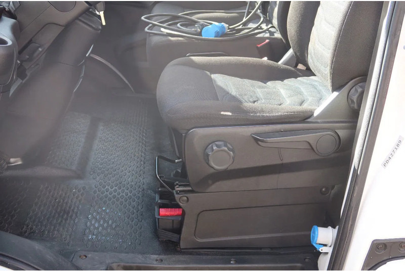 Iveco Daily 35S16 Iveco 35S16 L3/H2 Koel/Vries/ verwarmen Carrier Xarios 350 + 220 volt nacht aansluiting - Комбе ладилник: слика 5 Iveco Daily 35S16 Iveco 35S16 L3/H2 Koel/Vries/ verwarmen Carrier Xarios 350 + 220 volt nacht aansluiting - Комбе ладилник: слика 5