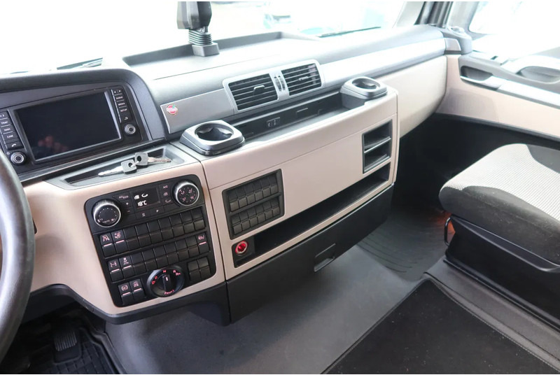 Камион со кабинска шасија MAN TGX 18 .340 4x2 Full air Chassis, twist locks: слика 6