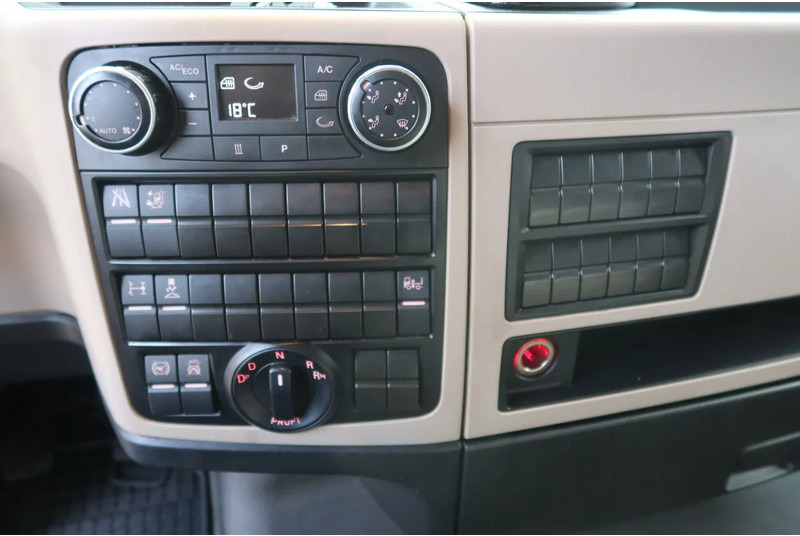 Камион со кабинска шасија MAN TGX 18 .340 4x2 Full air Chassis, twist locks: слика 14