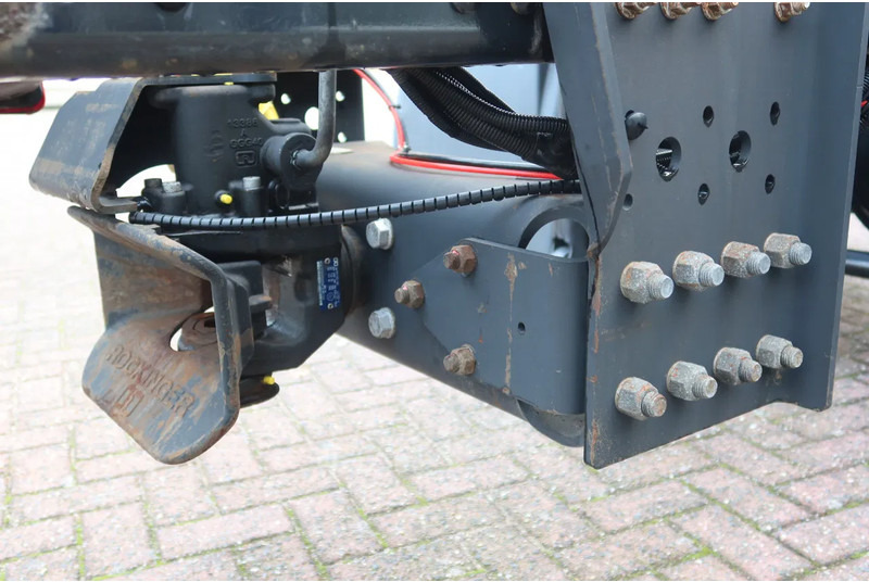 Камион со кабинска шасија MAN TGX 18 .340 4x2 Full air Chassis, twist locks: слика 8