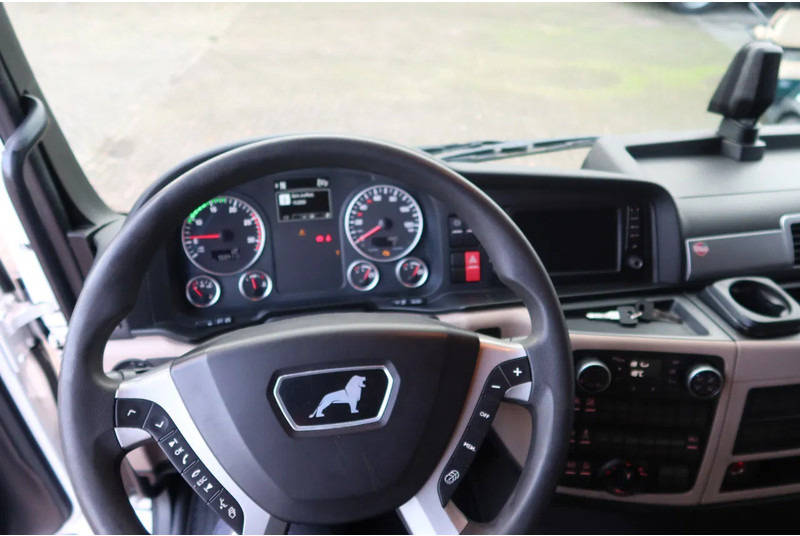 Камион со кабинска шасија MAN TGX 18 .340 4x2 Full air Chassis, twist locks: слика 16