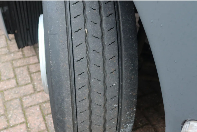 Камион со кабинска шасија MAN TGX 18 .340 4x2 Full air Chassis, twist locks: слика 10