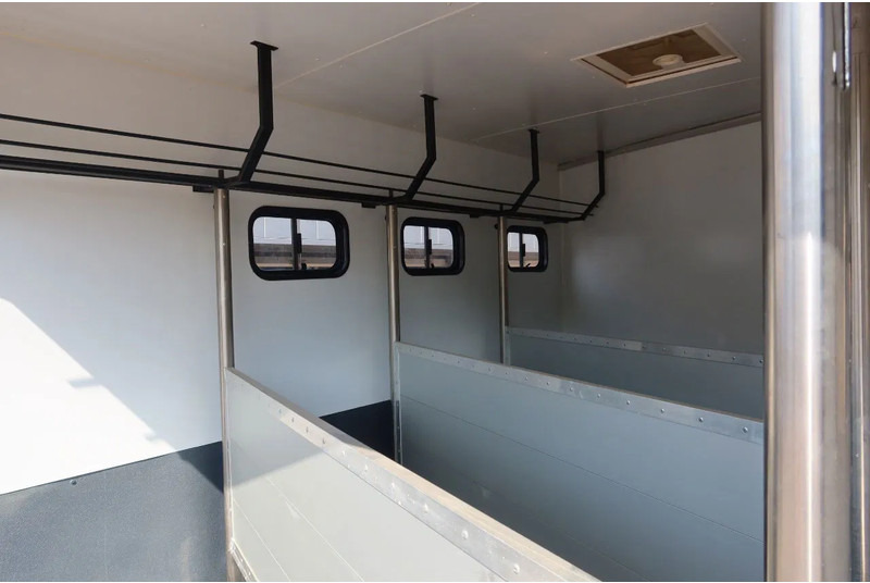 Mercedes-Benz Atego 816 L 3 Paarden/4 Ponies Nieuwe APK + nieuwe accu. - Камион за коњи: слика 3 Mercedes-Benz Atego 816 L 3 Paarden/4 Ponies Nieuwe APK + nieuwe accu. - Камион за коњи: слика 3