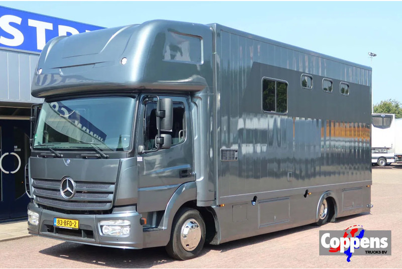 Mercedes-Benz Atego 816 L 3 Paarden/4 Ponies Nieuwe APK + nieuwe accu. - Камион за коњи: слика 1 Mercedes-Benz Atego 816 L 3 Paarden/4 Ponies Nieuwe APK + nieuwe accu. - Камион за коњи: слика 1
