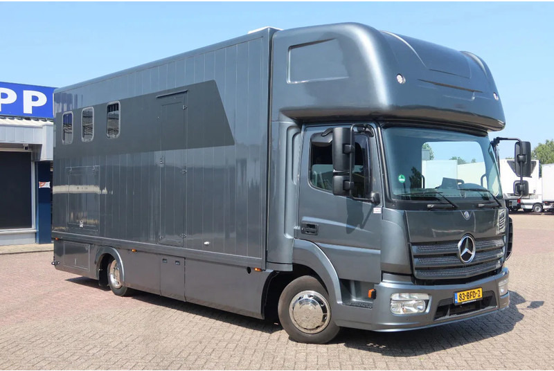 Mercedes-Benz Atego 816 L 3 Paarden/4 Ponies Nieuwe APK + nieuwe accu. - Камион за коњи: слика 2 Mercedes-Benz Atego 816 L 3 Paarden/4 Ponies Nieuwe APK + nieuwe accu. - Камион за коњи: слика 2