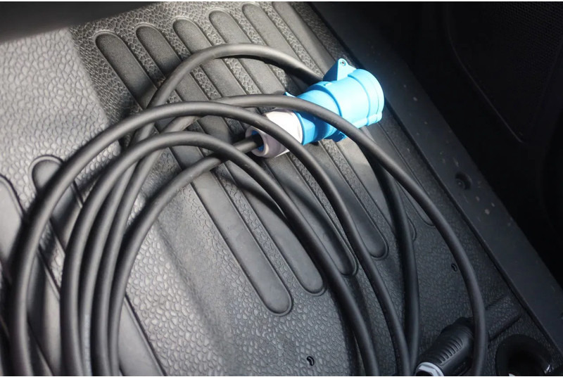 Комбе ладилник Renault Master Koel/Vries/Verwarmen + 220 volt stekker Carrier Xarios 350 machine BPM vrij: слика 11 Комбе ладилник Renault Master Koel/Vries/Verwarmen + 220 volt stekker Carrier Xarios 350 machine BPM vrij: слика 11