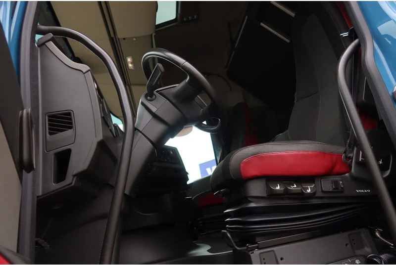 Volvo FH 460 Hooklift 8x2 Haakarm. 3x Steering axle - Камион со кабелски систем: слика 5 Volvo FH 460 Hooklift 8x2 Haakarm. 3x Steering axle - Камион со кабелски систем: слика 5