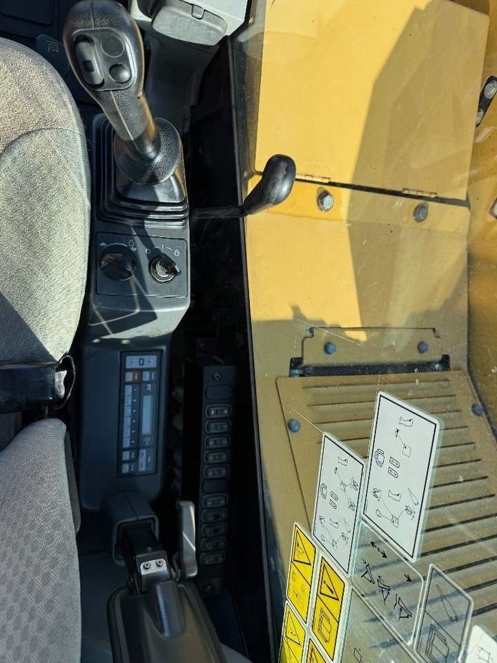 Мини багер CAT 308 D CR: слика 11