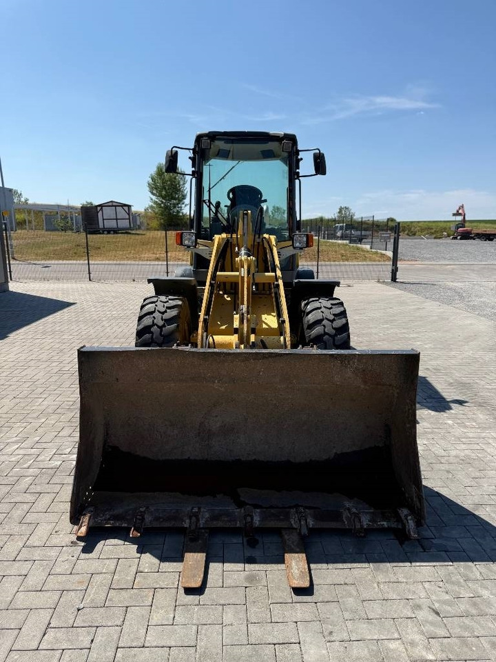 Натоварувач на тркала Yanmar V 80: слика 8