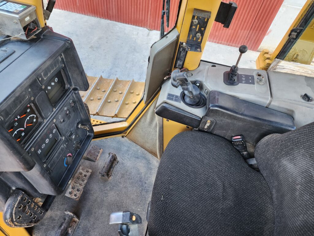 CAT D6N LGP - Булдожер: слика 4 CAT D6N LGP - Булдожер: слика 4