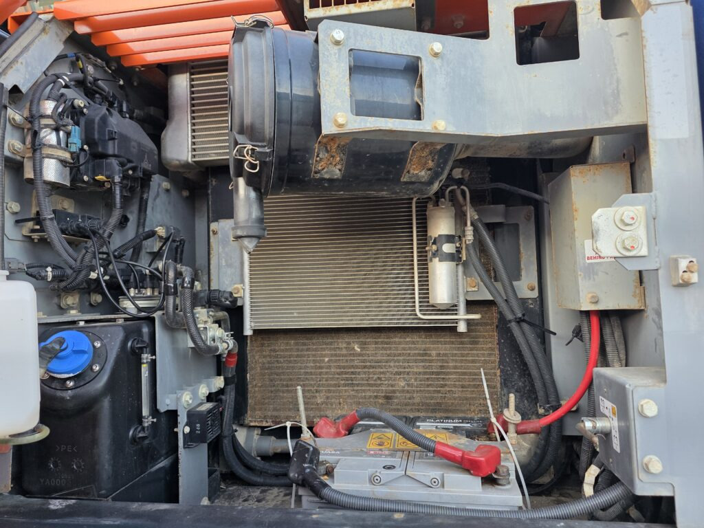 HITACHI ZX140W-6 - Багер на тркала: слика 5 HITACHI ZX140W-6 - Багер на тркала: слика 5