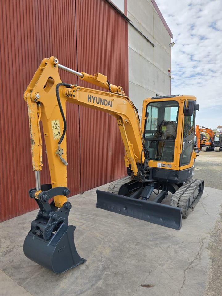 HYUNDAI ROBEX 35Z-9 - Мини багер: слика 2 HYUNDAI ROBEX 35Z-9 - Мини багер: слика 2