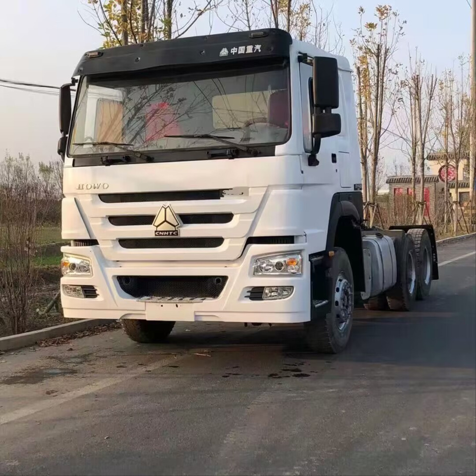 HOWO TRACTOR 6X4 SINOTRUCK 371HP 2020 - Камион влекач: слика 1 HOWO TRACTOR 6X4 SINOTRUCK 371HP 2020 - Камион влекач: слика 1