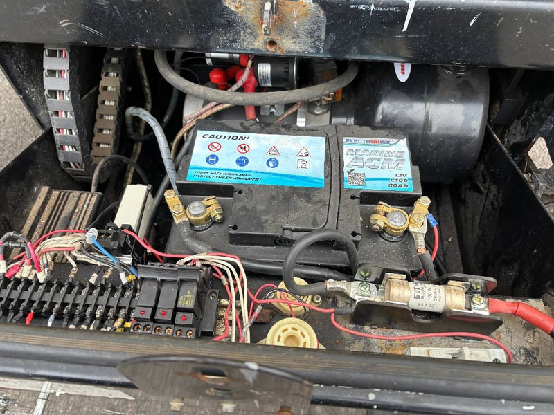 Кревач ножица Boss 4,55m Arbeitsbühne Personenlift, BJ 2013: слика 9