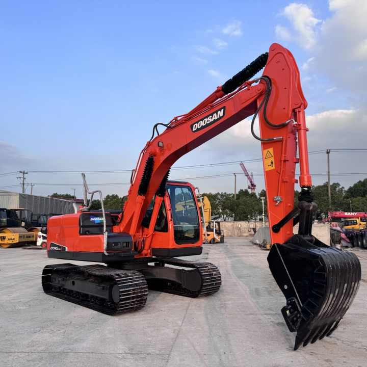 14 Ton Original Korea Used Doosan DX140LC-9c DX 140 150 225 300 Hydraulic Crawler Excavators in Good Condition Doosan140 - Багер: слика 5 14 Ton Original Korea Used Doosan DX140LC-9c DX 140 150 225 300 Hydraulic Crawler Excavators in Good Condition Doosan140 - Багер: слика 5