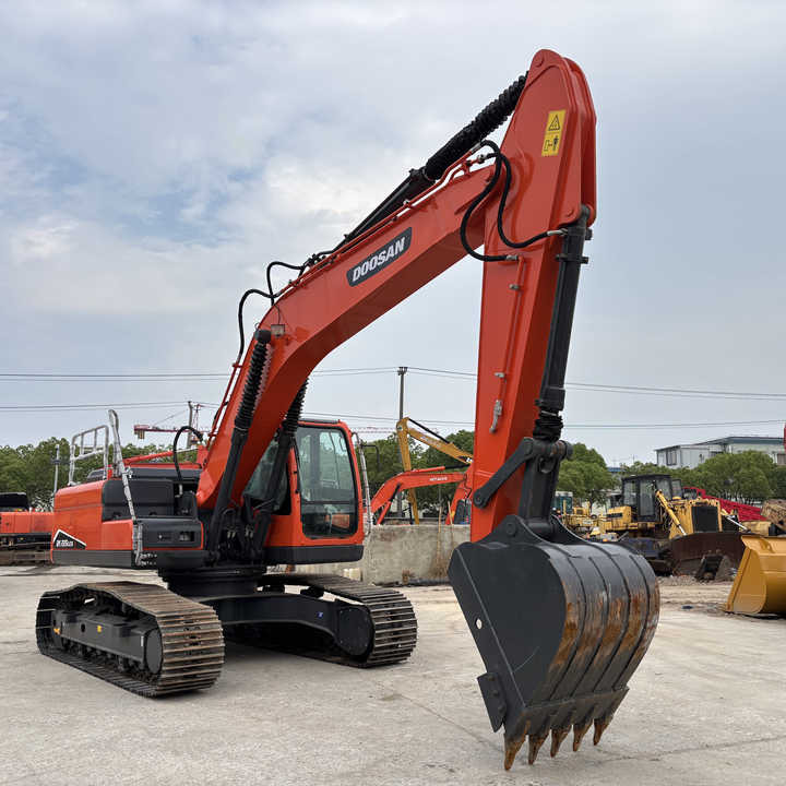 22 Tons Excavator Original Doosan Dx225LCA Crawler Digger Secondhand Used Good Condition Doosan Hydraulic Excavator on Sale - Багер гасеничар: слика 1 22 Tons Excavator Original Doosan Dx225LCA Crawler Digger Secondhand Used Good Condition Doosan Hydraulic Excavator on Sale - Багер гасеничар: слика 1