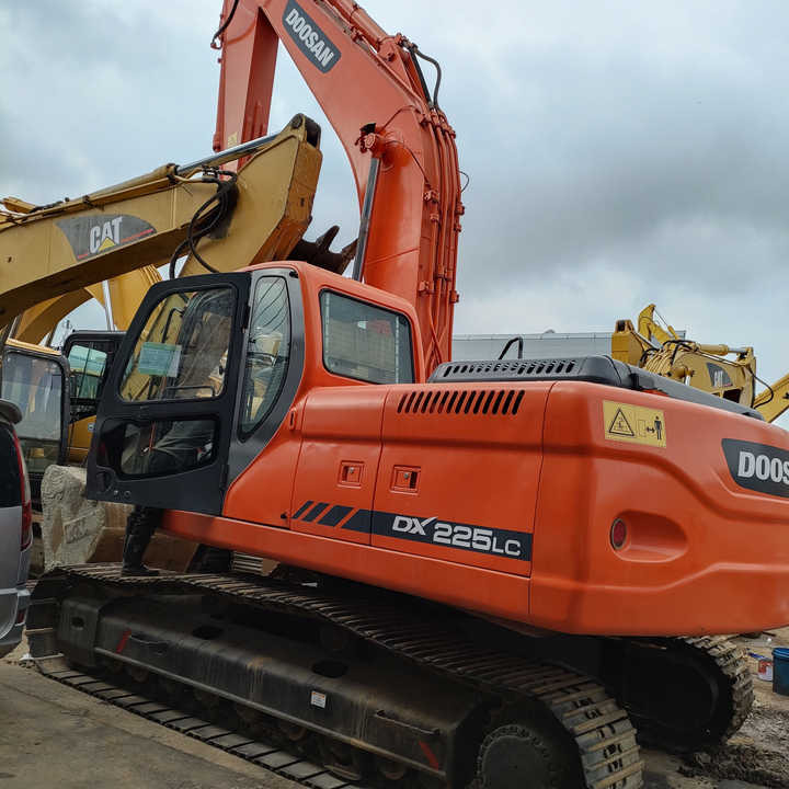 Awesome Performance Korea Imported Small Scale Used Doosan Dh60 Dh55 Dh150 Dx60 Dx225 Excavator in China - Багер гасеничар: слика 1 Awesome Performance Korea Imported Small Scale Used Doosan Dh60 Dh55 Dh150 Dx60 Dx225 Excavator in China - Багер гасеничар: слика 1