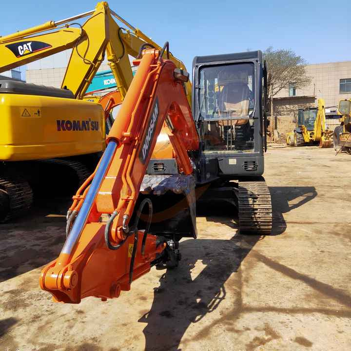 Awesome Performance Korea Imported Small Scale Used Doosan Dh60 Excavator - Багер гасеничар: слика 2 Awesome Performance Korea Imported Small Scale Used Doosan Dh60 Excavator - Багер гасеничар: слика 2