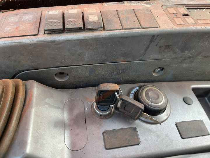 Best Selling DOOSAN excavator machine construction used machinery equipment dx225 DX60 DX70 DH60 DH220 used excavators in stock - Багер: слика 2 Best Selling DOOSAN excavator machine construction used machinery equipment dx225 DX60 DX70 DH60 DH220 used excavators in stock - Багер: слика 2
