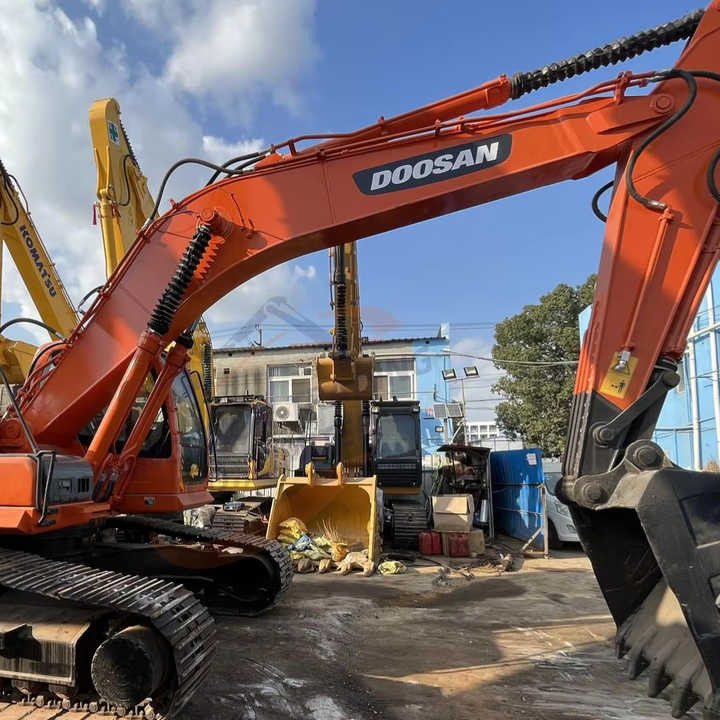 Best Selling DOOSAN excavator machine construction used machinery equipment dx225 DX60 DX70 DH60 DH220 used excavators in stock - Багер: слика 1 Best Selling DOOSAN excavator machine construction used machinery equipment dx225 DX60 DX70 DH60 DH220 used excavators in stock - Багер: слика 1