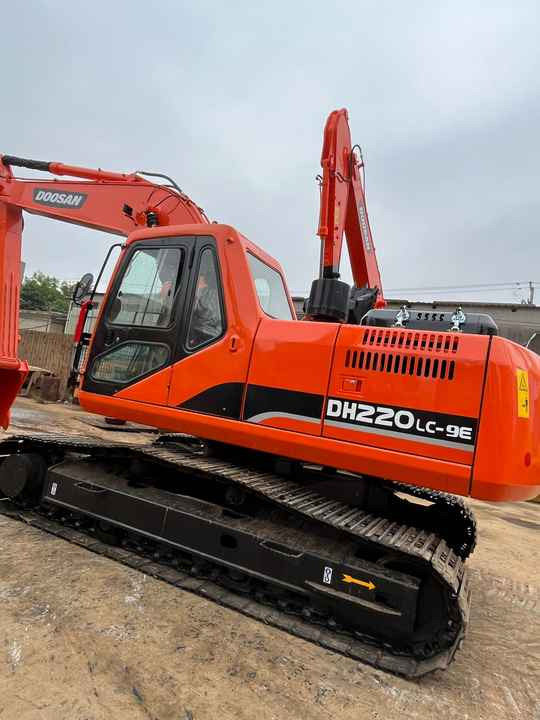 Best Selling DOOSAN excavator machine construction used machinery equipment dx225 DX60 DX70 DH60 DH220 used excavators in stock - Багер: слика 2 Best Selling DOOSAN excavator machine construction used machinery equipment dx225 DX60 DX70 DH60 DH220 used excavators in stock - Багер: слика 2
