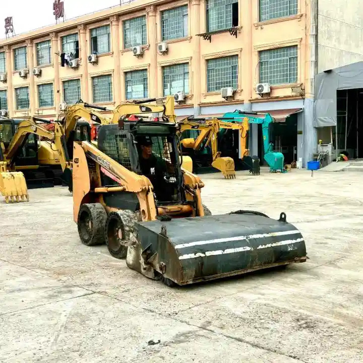 Construction Mini Equipment Case 420 Skid Steer Loader for Sale - Компактен натоварувач: слика 4 Construction Mini Equipment Case 420 Skid Steer Loader for Sale - Компактен натоварувач: слика 4