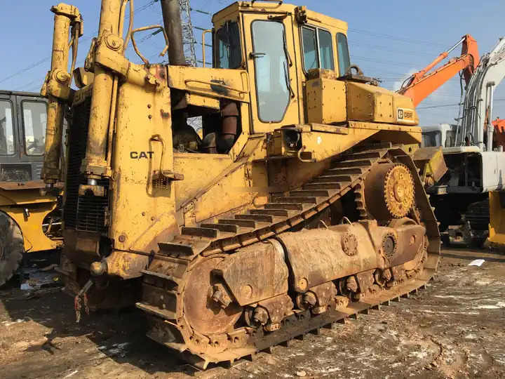 High Quality D8r Used Bulldozer Second Hand Bulldozer d8r with good condition in low price For Sale - Булдожер: слика 3 High Quality D8r Used Bulldozer Second Hand Bulldozer d8r with good condition in low price For Sale - Булдожер: слика 3