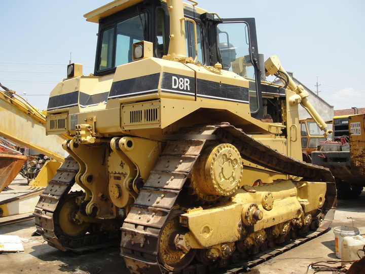 High Quality D8r Used Bulldozer Second Hand Bulldozer d8r with good condition in low price For Sale - Булдожер: слика 4 High Quality D8r Used Bulldozer Second Hand Bulldozer d8r with good condition in low price For Sale - Булдожер: слика 4