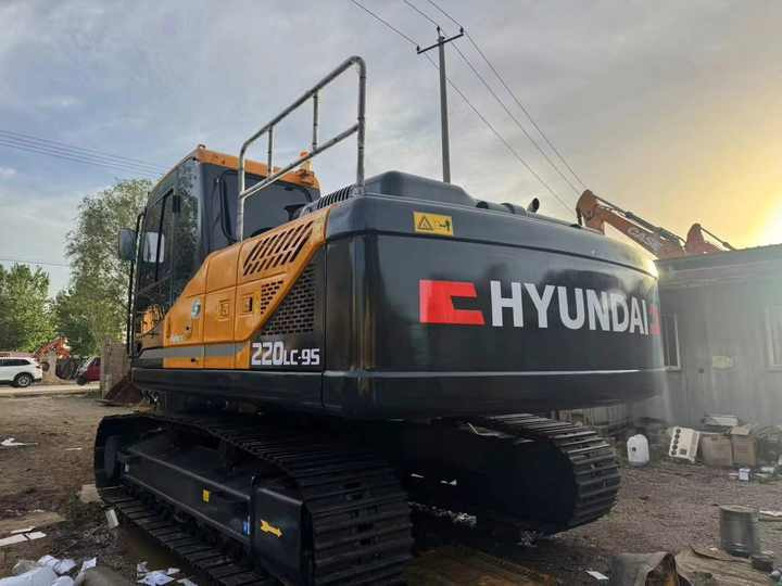 Korea Original Used Hyundai 220LC-9S Excavator Used Robex Hyundai 220 Excavator 220LC-9S Used Excavators for Sale - Багер: слика 3 Korea Original Used Hyundai 220LC-9S Excavator Used Robex Hyundai 220 Excavator 220LC-9S Used Excavators for Sale - Багер: слика 3