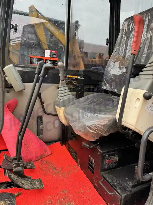 Mini 5ton Used Excavator Doosan DH55 with nice condition Korea low working hour multifunction crawler excavator Doosan DH55 - Багер: слика 4 Mini 5ton Used Excavator Doosan DH55 with nice condition Korea low working hour multifunction crawler excavator Doosan DH55 - Багер: слика 4