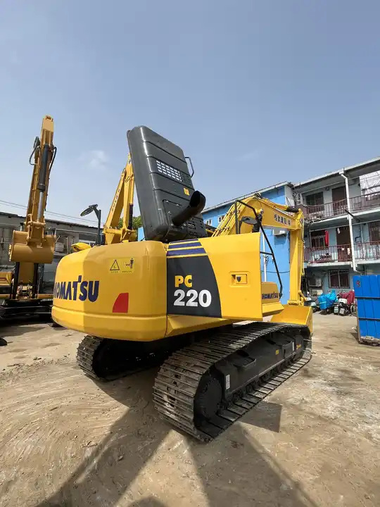 Original Japan Komatsu PC220 used excavator for sale/second hand komatsu excavator PC200-8 PC220-8 - Багер гасеничар: слика 3 Original Japan Komatsu PC220 used excavator for sale/second hand komatsu excavator PC200-8 PC220-8 - Багер гасеничар: слика 3