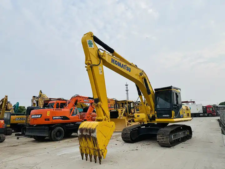 Original Japan Used Crawler Excavator Komatsu Pc200lc-7 Pc220lc-7 A/c Cabin In Shanghai - Багер гасеничар: слика 4 Original Japan Used Crawler Excavator Komatsu Pc200lc-7 Pc220lc-7 A/c Cabin In Shanghai - Багер гасеничар: слика 4