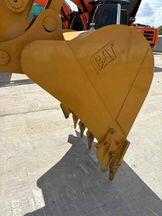 Original Second-hand Used Caterpillar Cat 320d2 320d2l 320d 320dl Cat320d2 Crawler Excavator cat 320d Excavator for Sale - Багер: слика 5 Original Second-hand Used Caterpillar Cat 320d2 320d2l 320d 320dl Cat320d2 Crawler Excavator cat 320d Excavator for Sale - Багер: слика 5