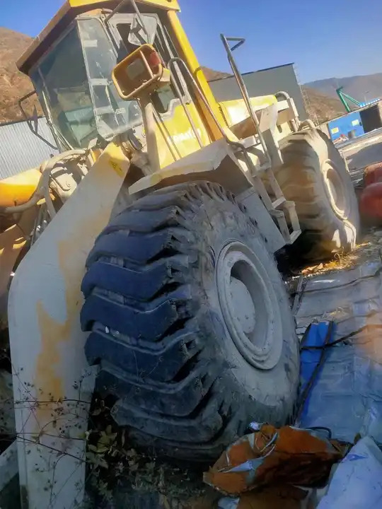 Popular Low Price Second Hand Soil Load 7ton Komatsu Wa470-3 Wheel Front Loader Used Wa470-3 with good working condition - Натоварувач на тркала: слика 3 Popular Low Price Second Hand Soil Load 7ton Komatsu Wa470-3 Wheel Front Loader Used Wa470-3 with good working condition - Натоварувач на тркала: слика 3