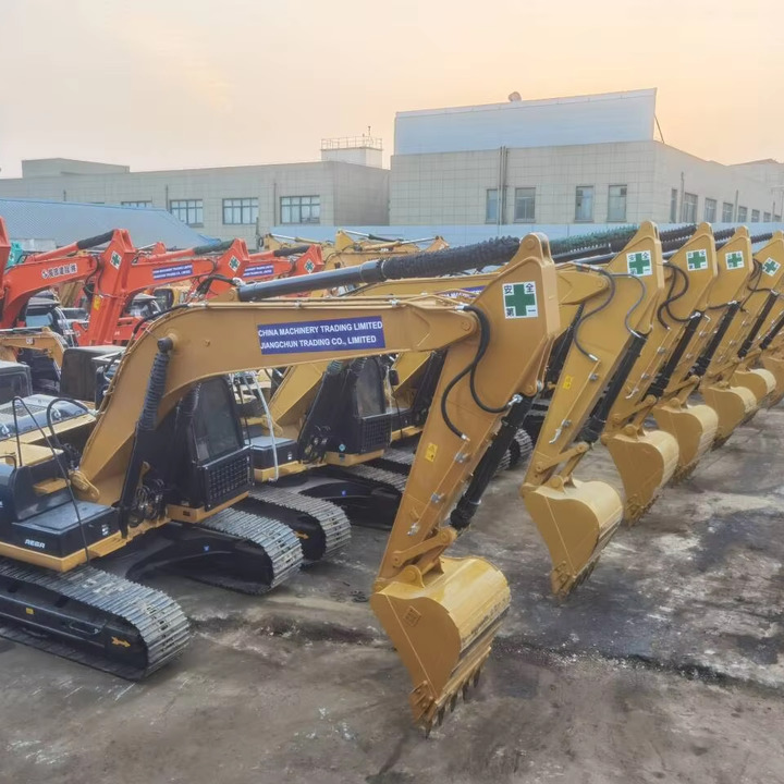 Second Hand Large Excavator CAT 320D 320d2 Caterpillar 20 Ton Used Crawler Excavator Caterpillar 320 Excavators - Багер: слика 1 Second Hand Large Excavator CAT 320D 320d2 Caterpillar 20 Ton Used Crawler Excavator Caterpillar 320 Excavators - Багер: слика 1