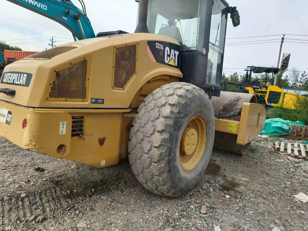Used CAT CS76XT for sale Second hand caterpillar roller in good condition high brand quality, affordable and in stock - Компактор: слика 3 Used CAT CS76XT for sale Second hand caterpillar roller in good condition high brand quality, affordable and in stock - Компактор: слика 3