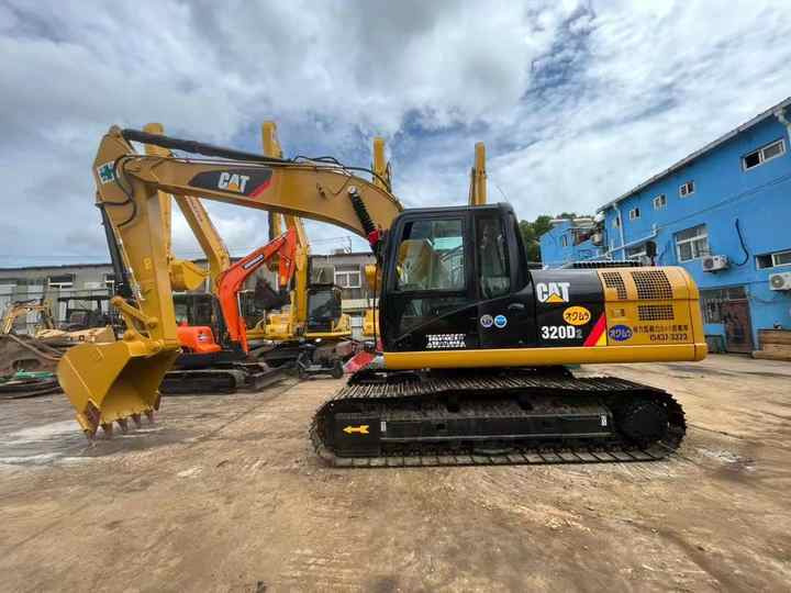 Used CAT second hand Caterpillar 320 320B 320C 320D Excavator Excavadoras de segunda mano - Багер: слика 2 Used CAT second hand Caterpillar 320 320B 320C 320D Excavator Excavadoras de segunda mano - Багер: слика 2